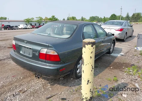 1997 Honda Accord Ex V6 из США, поврежденный, VIN 1SGCE6675VA020916